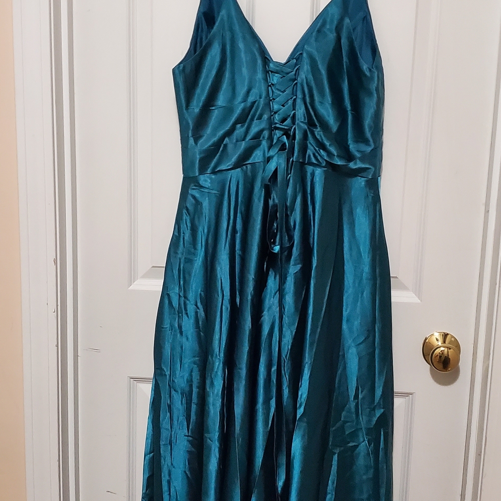 Elegant Teal Evening Gown